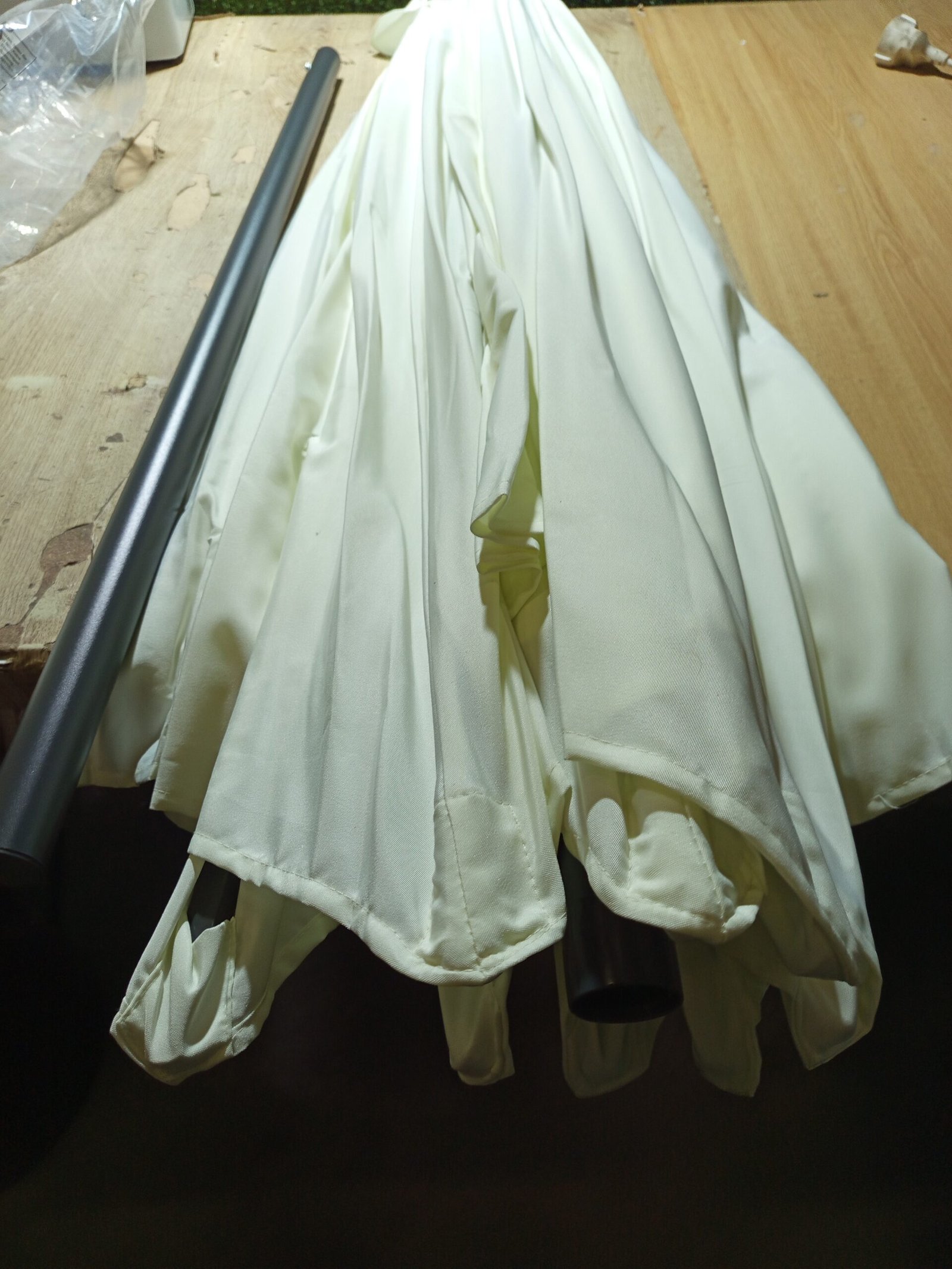 SONGMICS Parasol de jardín GPU30BE. - Imagen 3