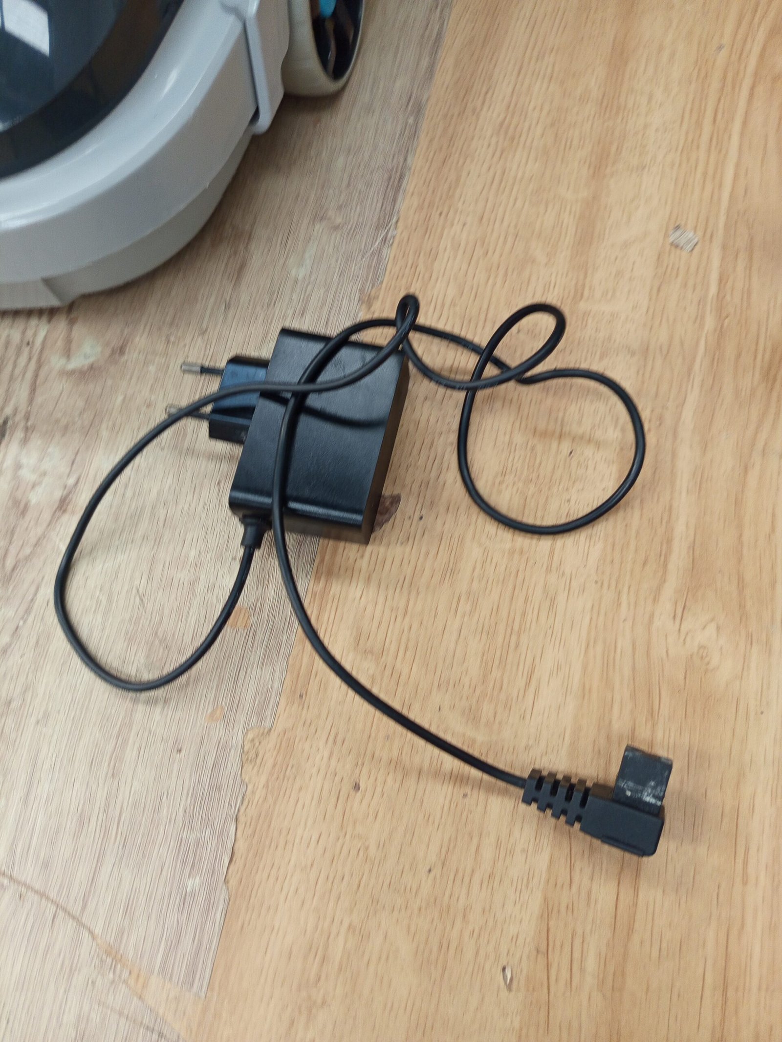 Robot Limpiafondos Piscina. - Imagen 4