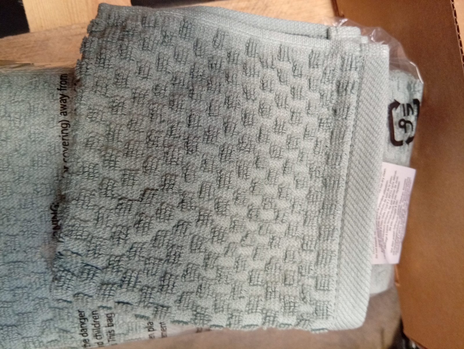 Toallita faciales de algodón - Amazon Basics - Imagen 4