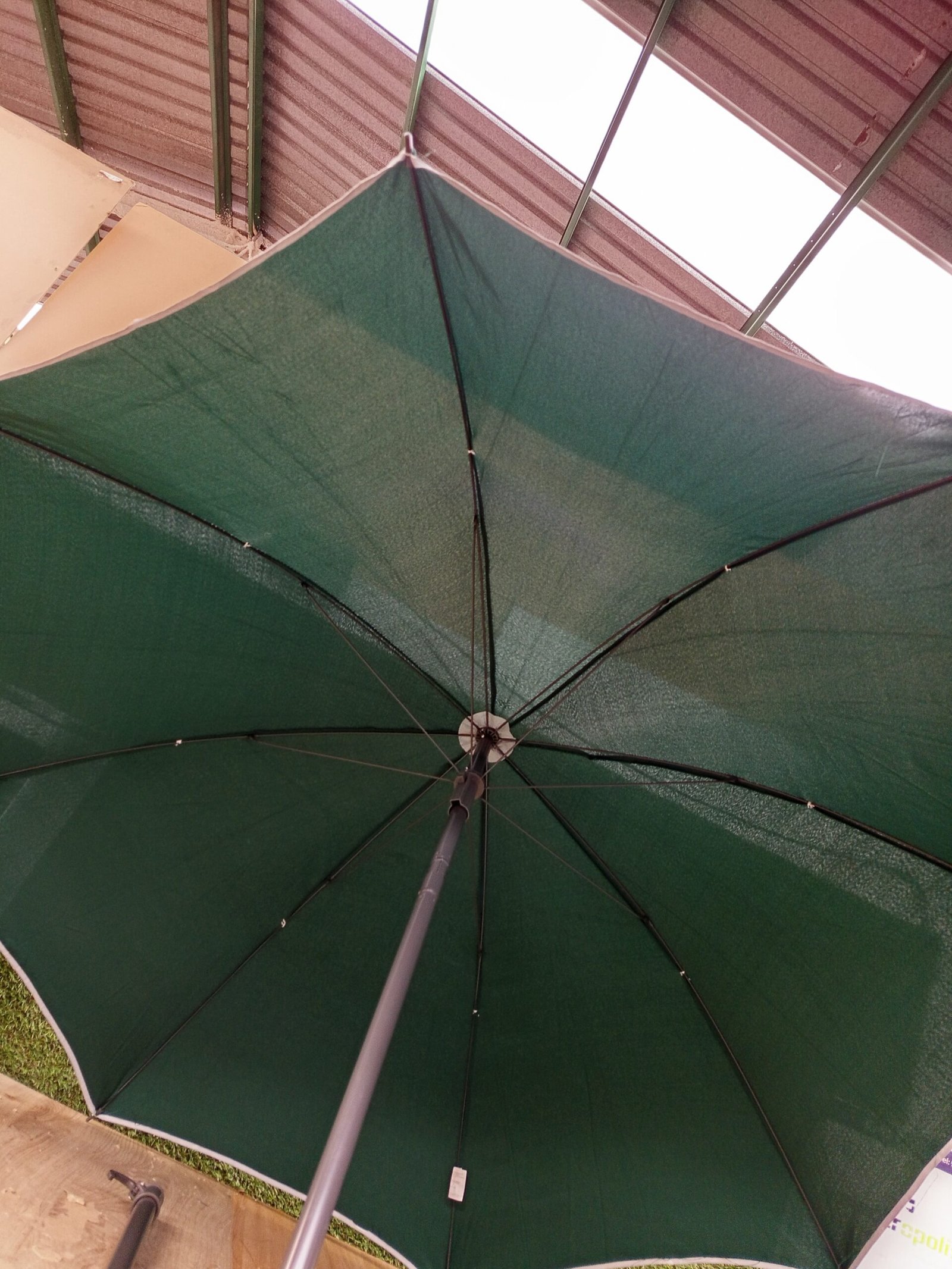 sombrilla redonda con protección. - Imagen 4