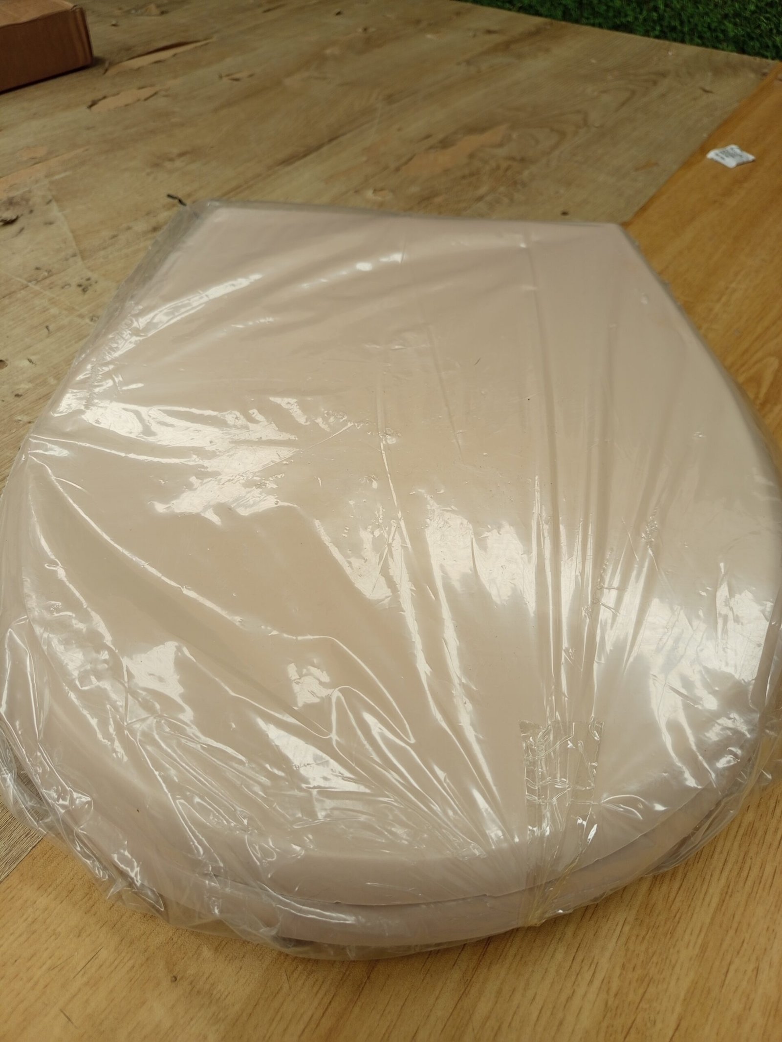 ASIENTO WC OLYMPIA BEIGE - Imagen 2