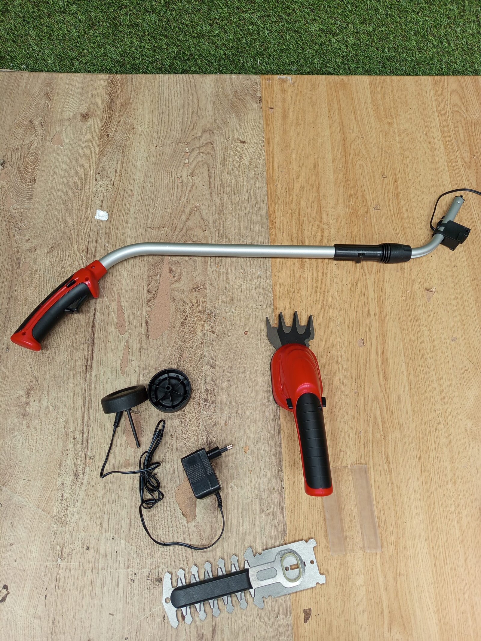 Einhell GC-CG 3,6 Li tijera de césped inalámbrica 7 cm 3,6 V Ión de litio Aluminio, Negro, Rojo - Imagen 2