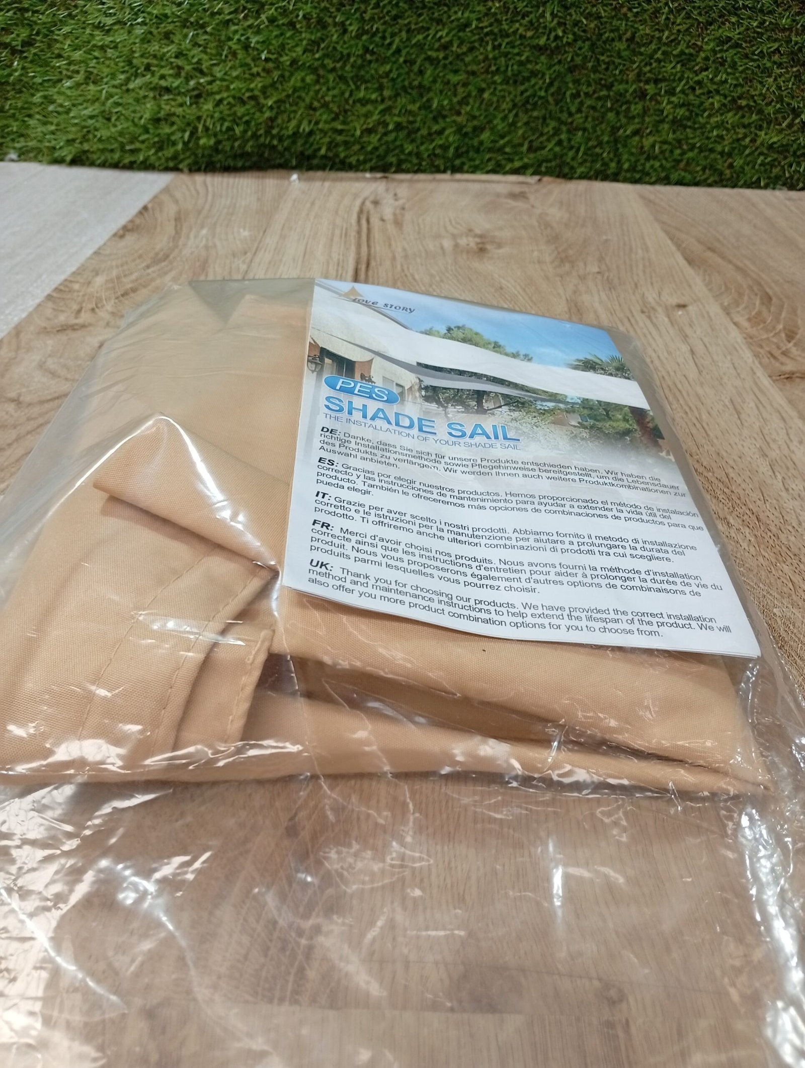 Toldo triangular - COLOR ARENA 2x2x2m - LOVE STORY. - Imagen 2