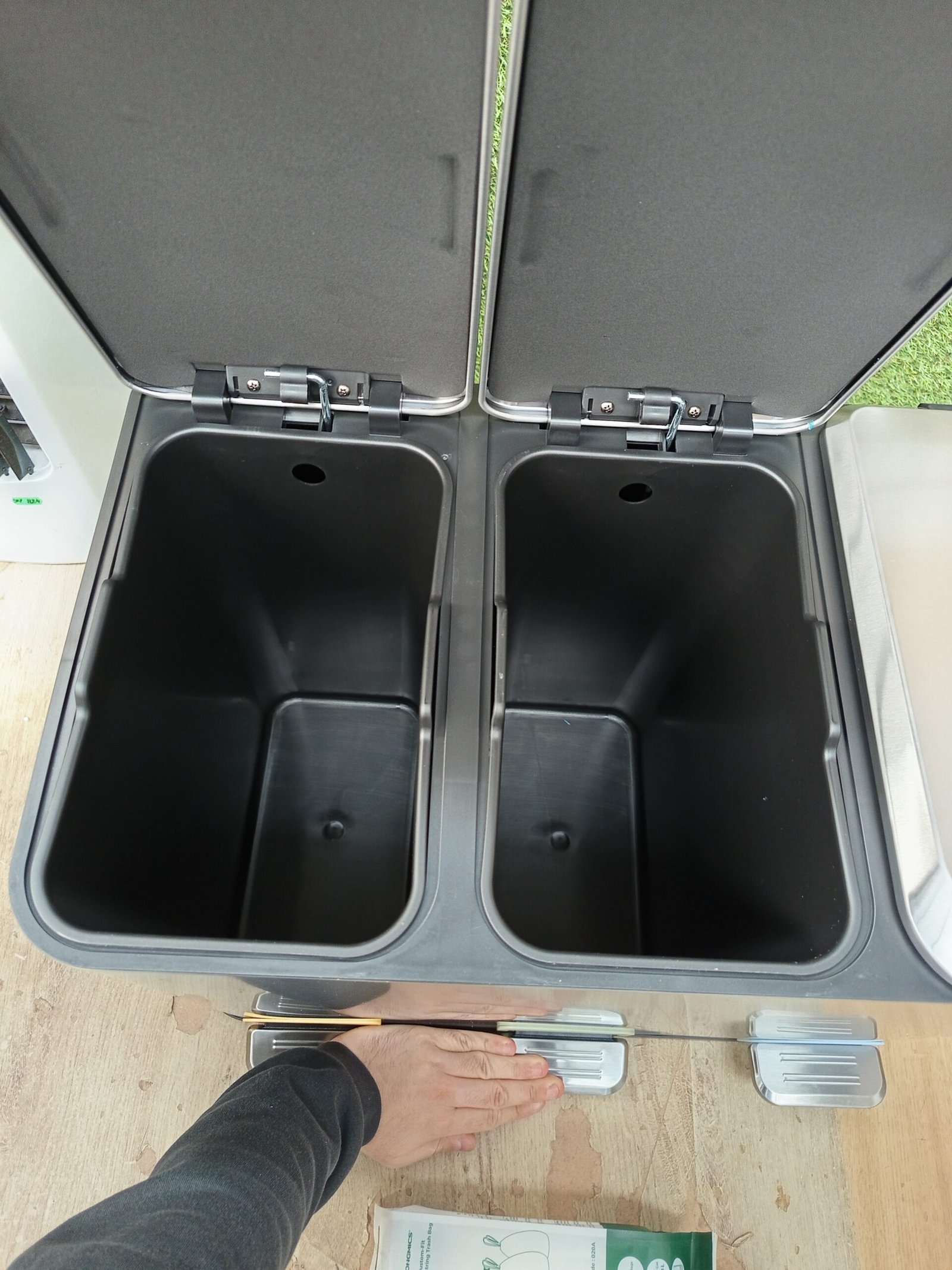 Cubo de basura SONGMICS LTB740E45 - Imagen 5