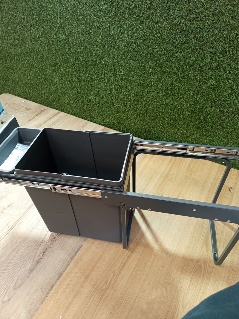 Cubos basura EMUCA bajo fregadero - Imagen 5