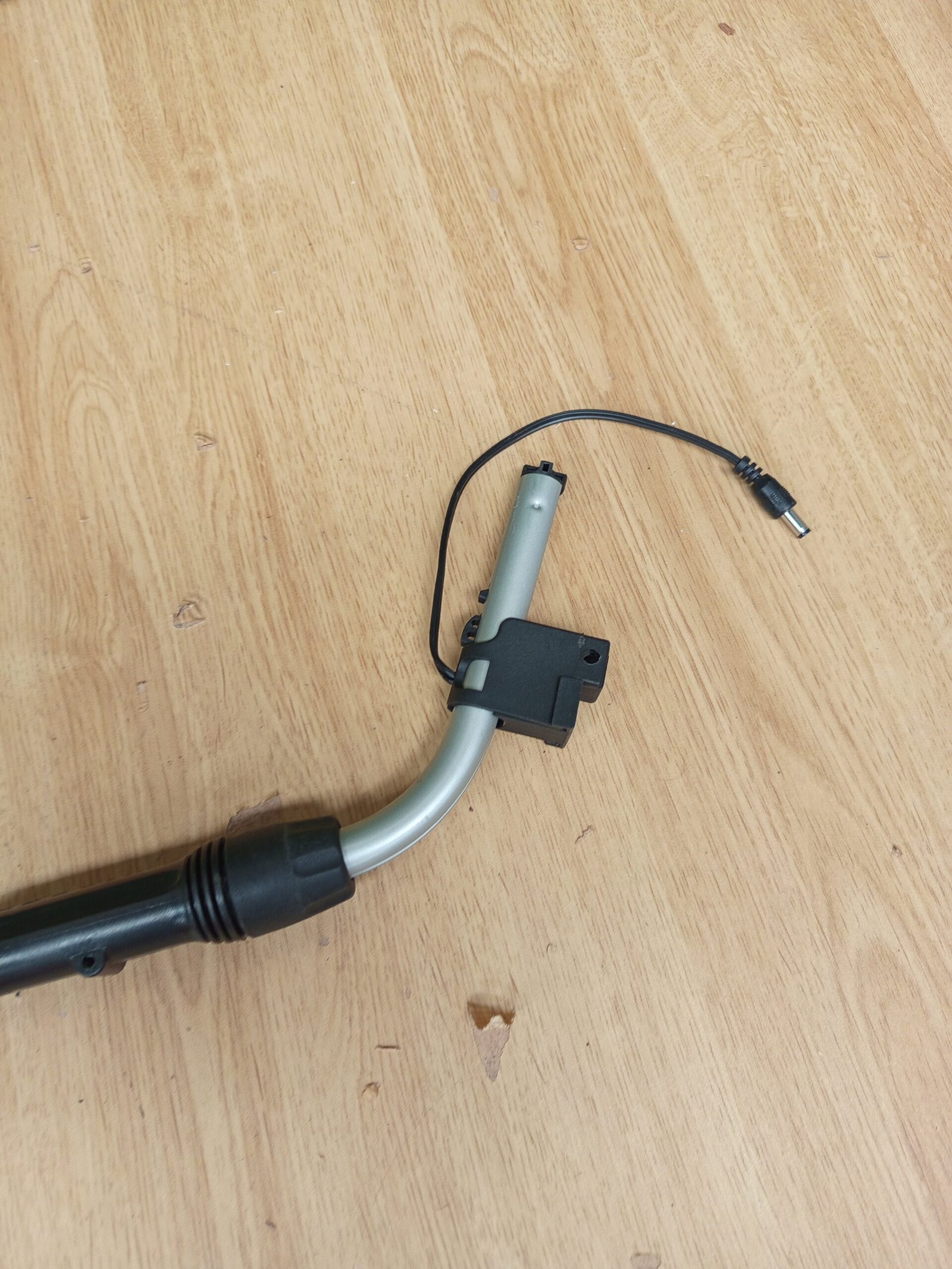 Einhell GC-CG 3,6 Li tijera de césped inalámbrica 7 cm 3,6 V Ión de litio Aluminio, Negro, Rojo - Imagen 5