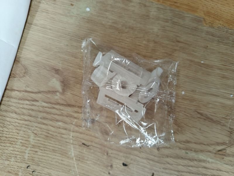 Inodoro cerámico blanco - Imagen 8