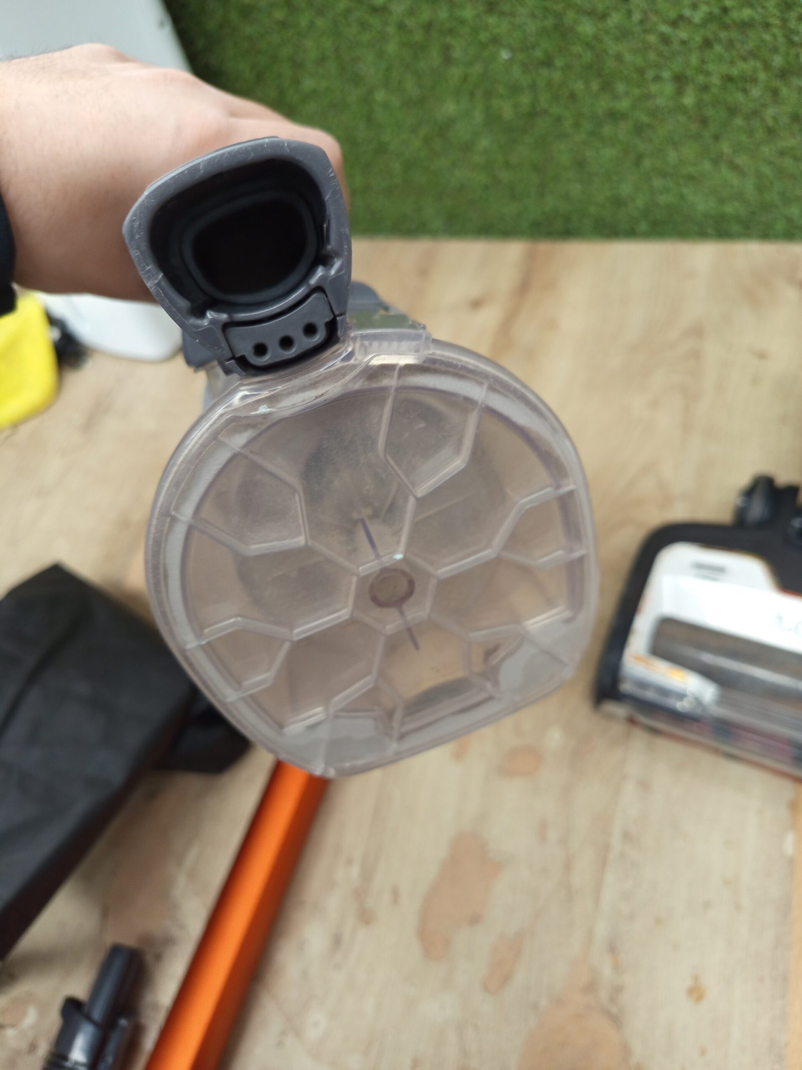 Shark Aspiradora escoba sin cable - Imagen 6