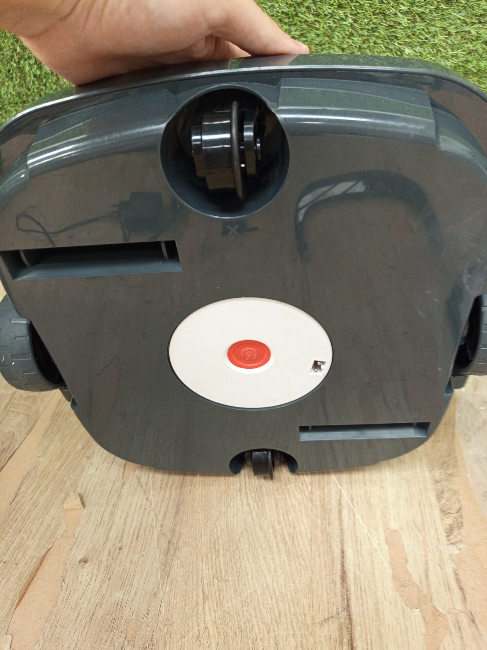 Robot Limpiafondos Inalámbrico - Imagen 6