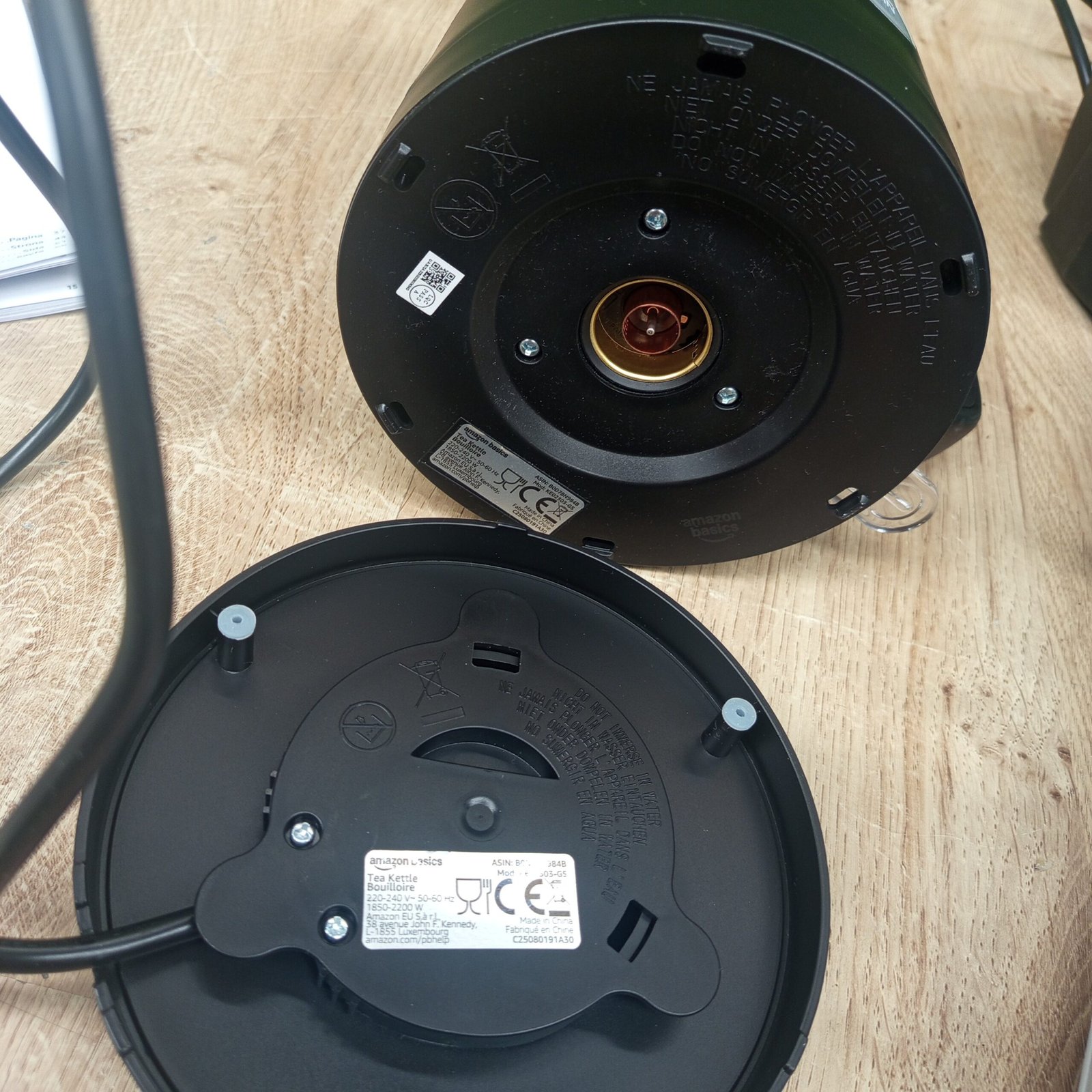 Hervidor de Agua Eléctrico - Amazon Basics - Imagen 4