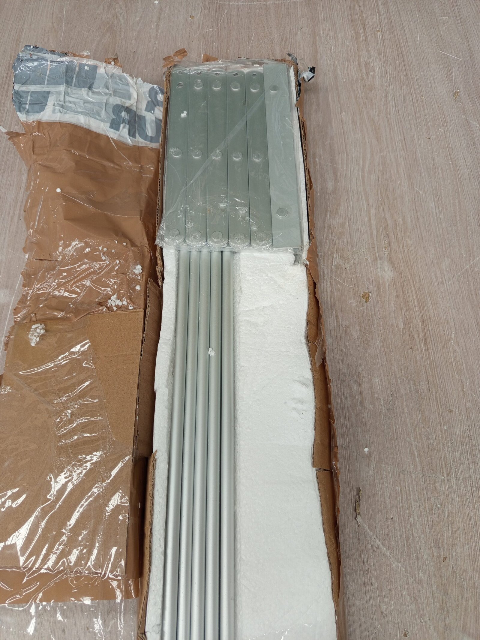 Amig - Tendedero Extensible de Pared - Medidas: 170x14x3 cm. - Imagen 5