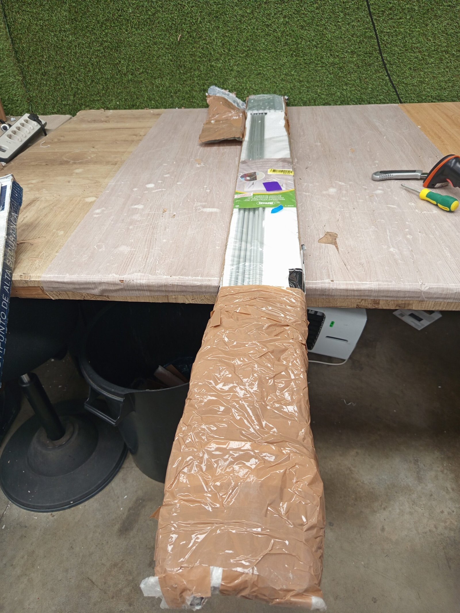 Amig - Tendedero Extensible de Pared - Medidas: 170x14x3 cm. - Imagen 4