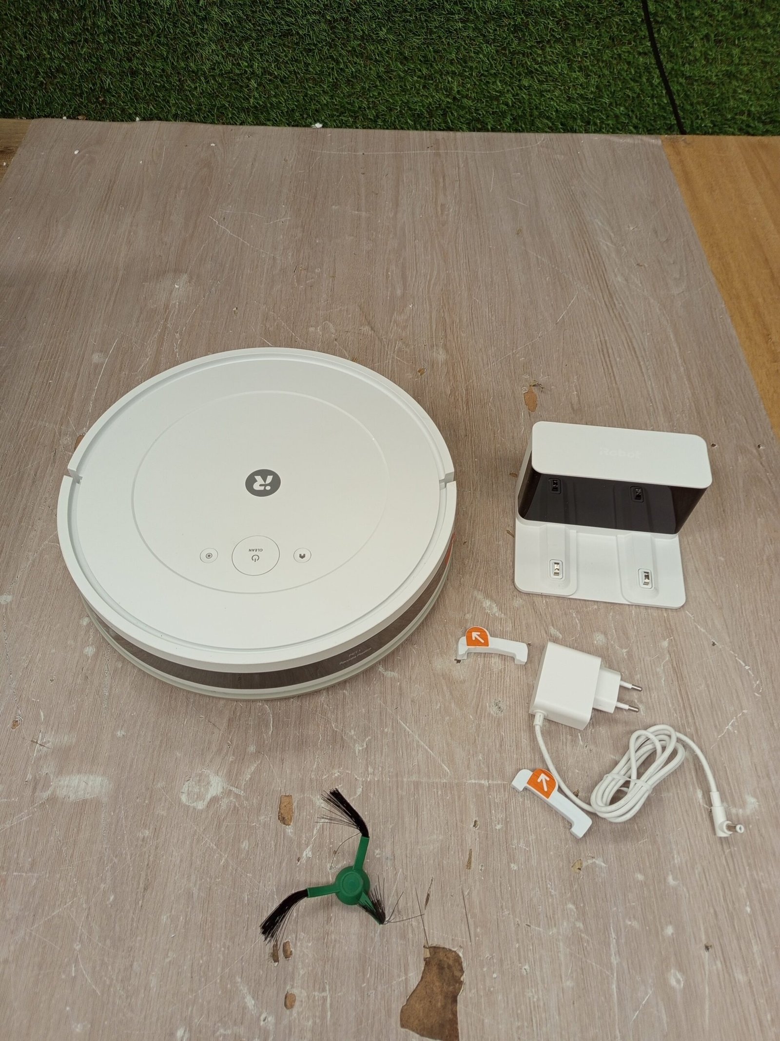 Roomba Combo Essential, Robot Aspirador y friegasuelos - Imagen 3