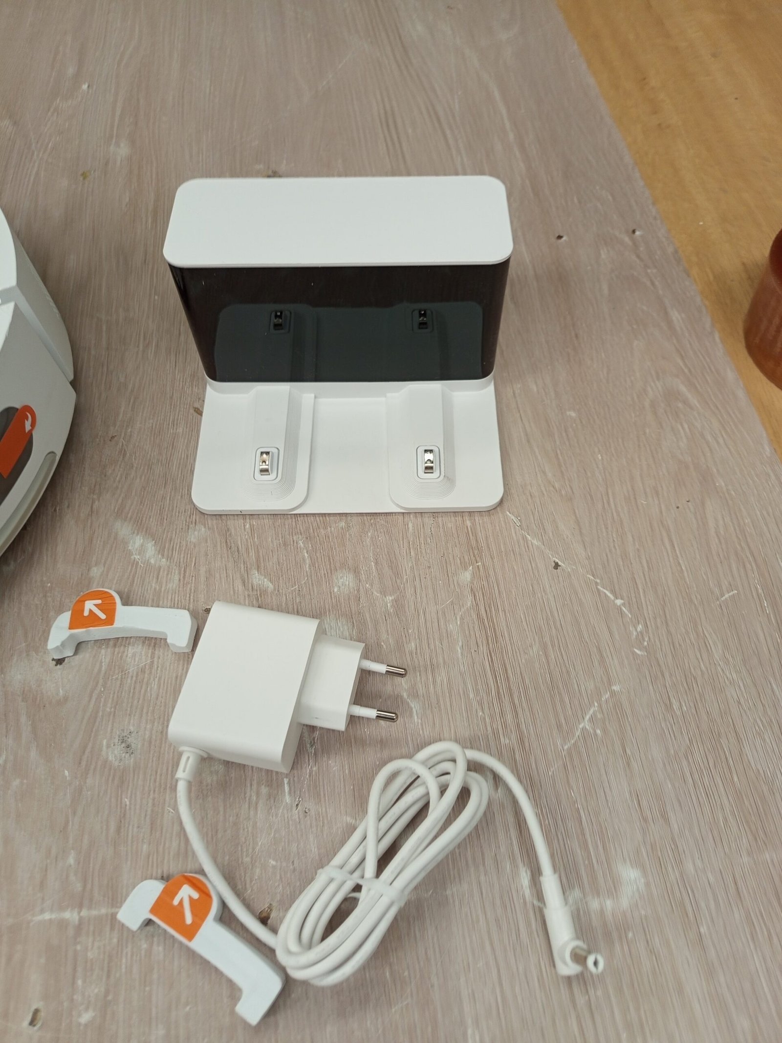 Roomba Combo Essential, Robot Aspirador y friegasuelos - Imagen 2