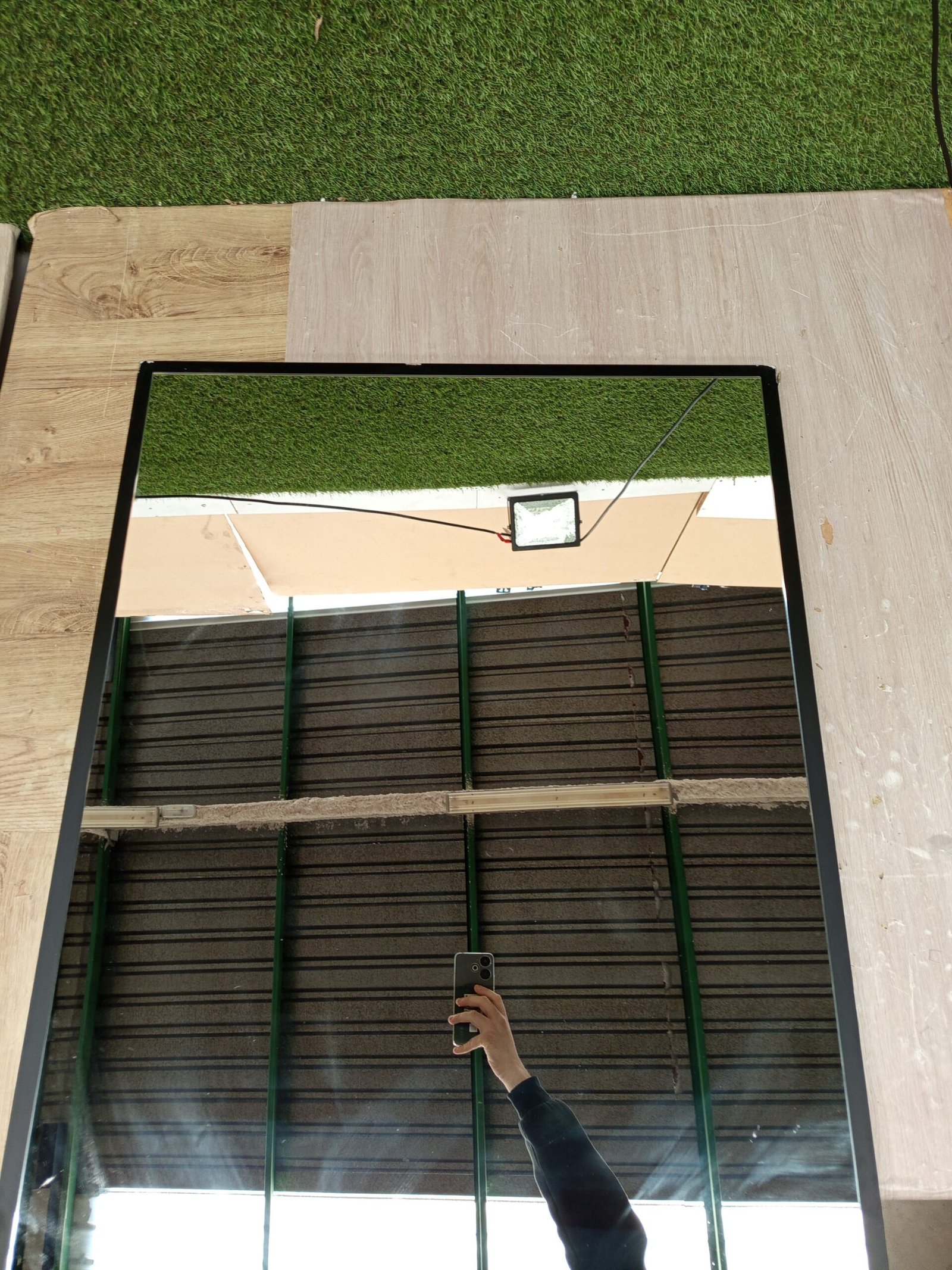 Espejo con marco negro - Imagen 6