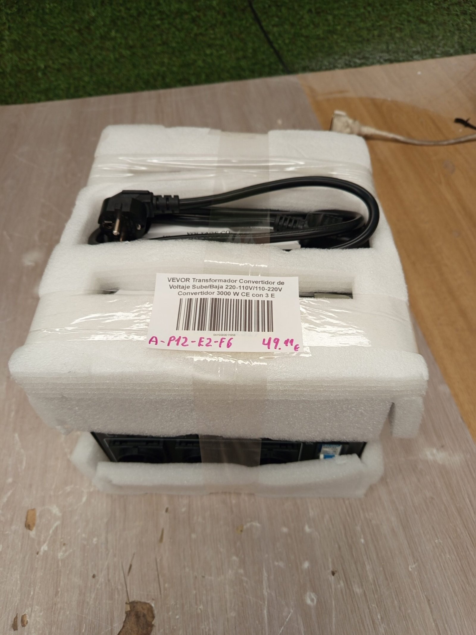 VEVOR Transformador Convertidor de Voltaje Sube/Baja 220-110V/110-220V Convertidor 2000VA. - Imagen 7