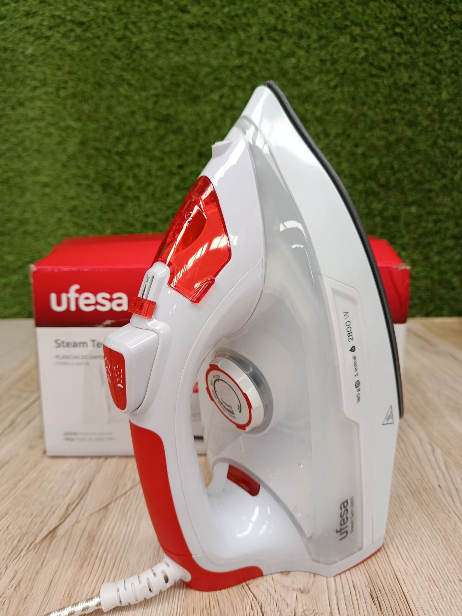 Steam Tech 2800 Plancha Vapor - Blanco / Rojo - Ufesa - Imagen 9