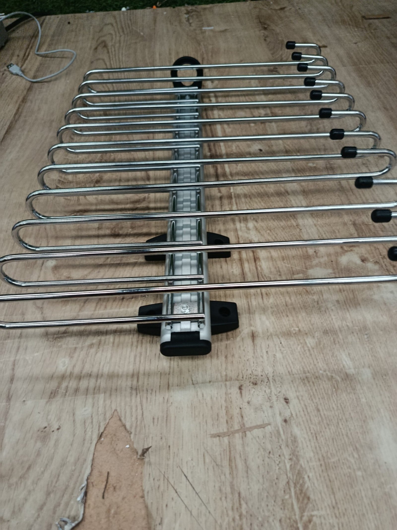 Emuca Pantalonero Extraíble para Armario - Imagen 5