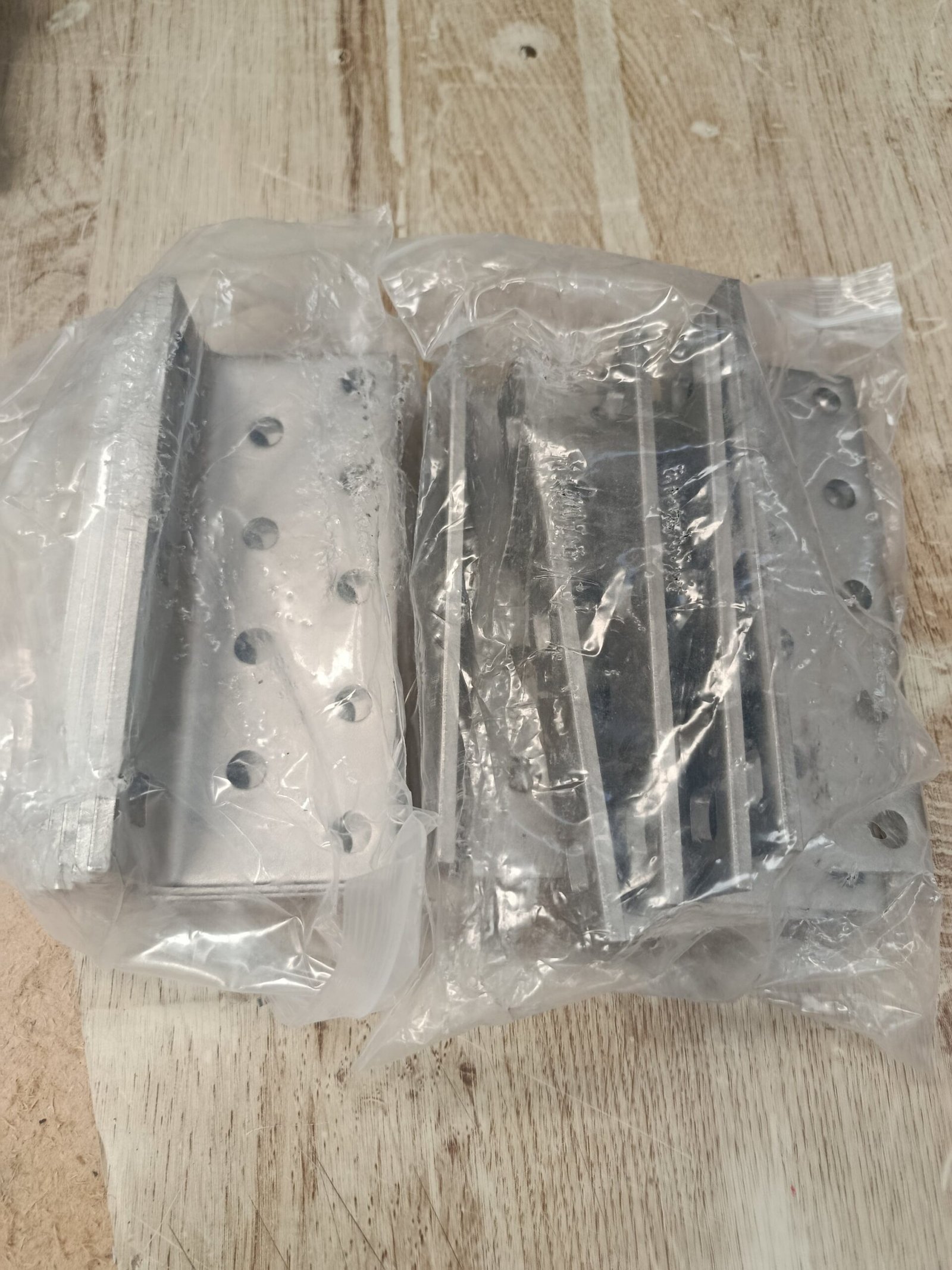 NuaFix - 10 ganchos de tejado para sistemas FV perfiles de aluminio - Imagen 3