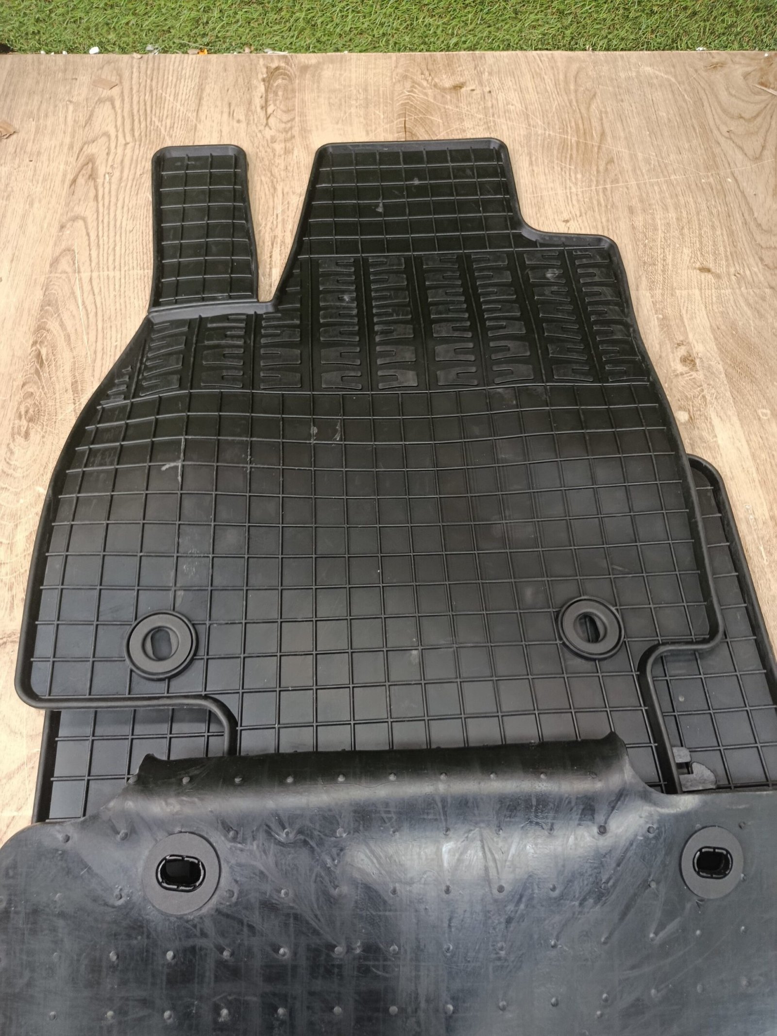 Alfombrillas de Goma Compatible con MG ZS II Hybrid+ 2024 - Imagen 3