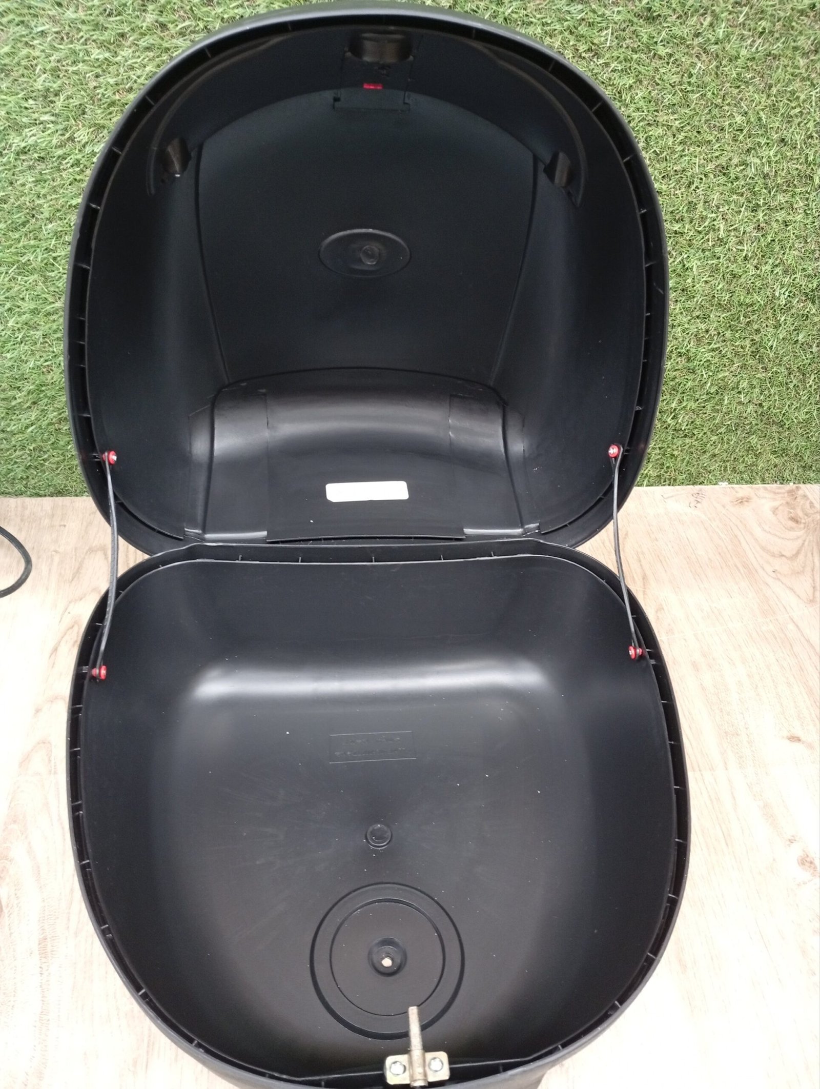 Vevor Baúl Portacascos Universal - Imagen 4