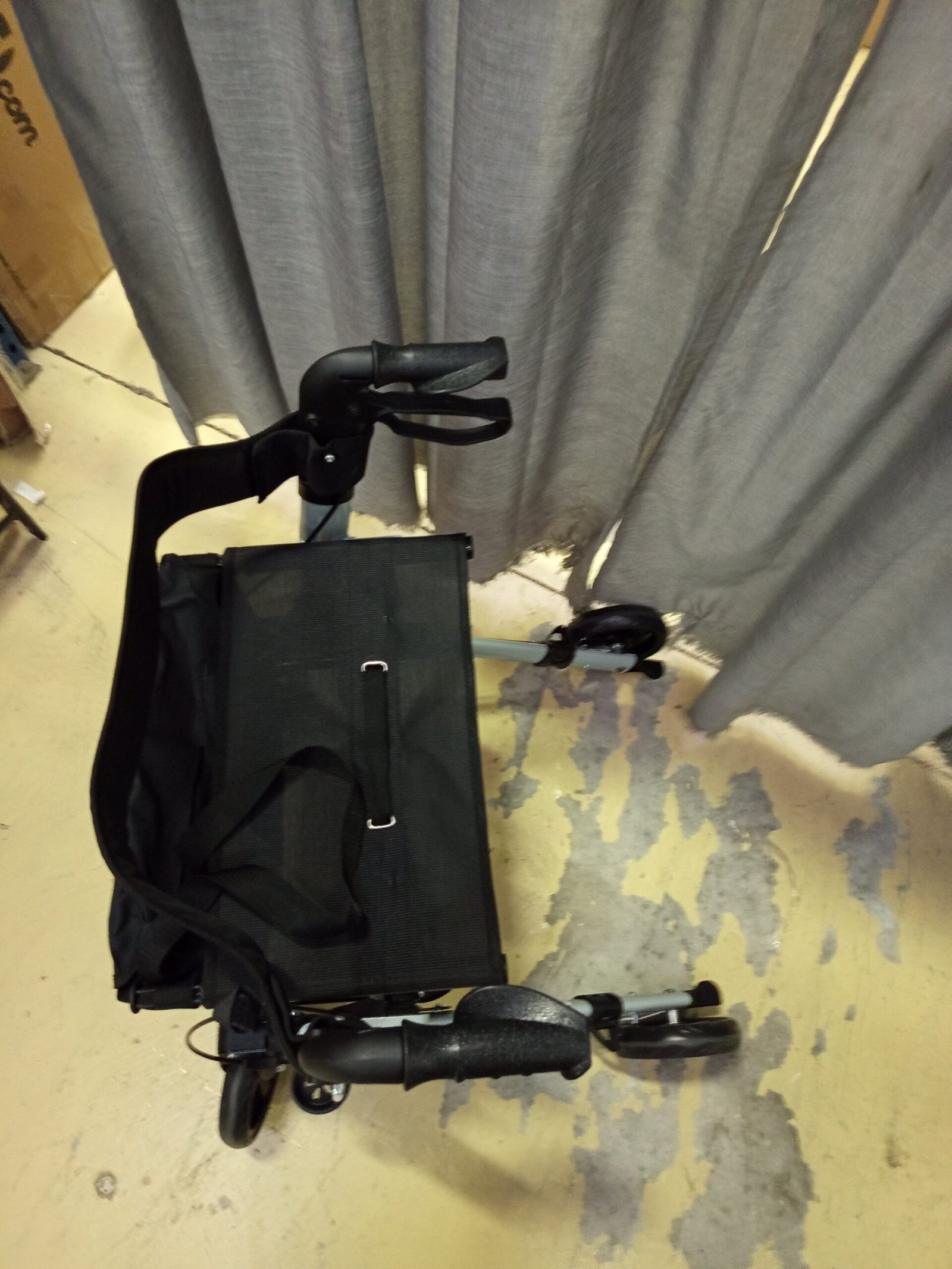 Rollator de aluminio negro Arebos - Imagen 5