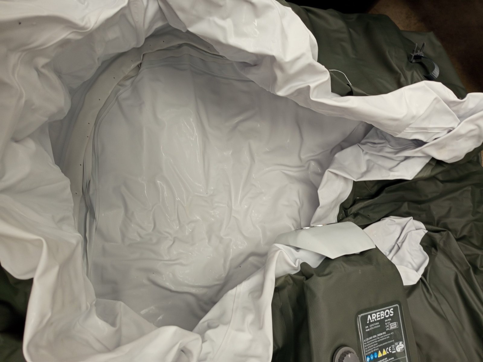 Arebos Piscina de hidromasaje Florence cuadrada 2400W - Imagen 4