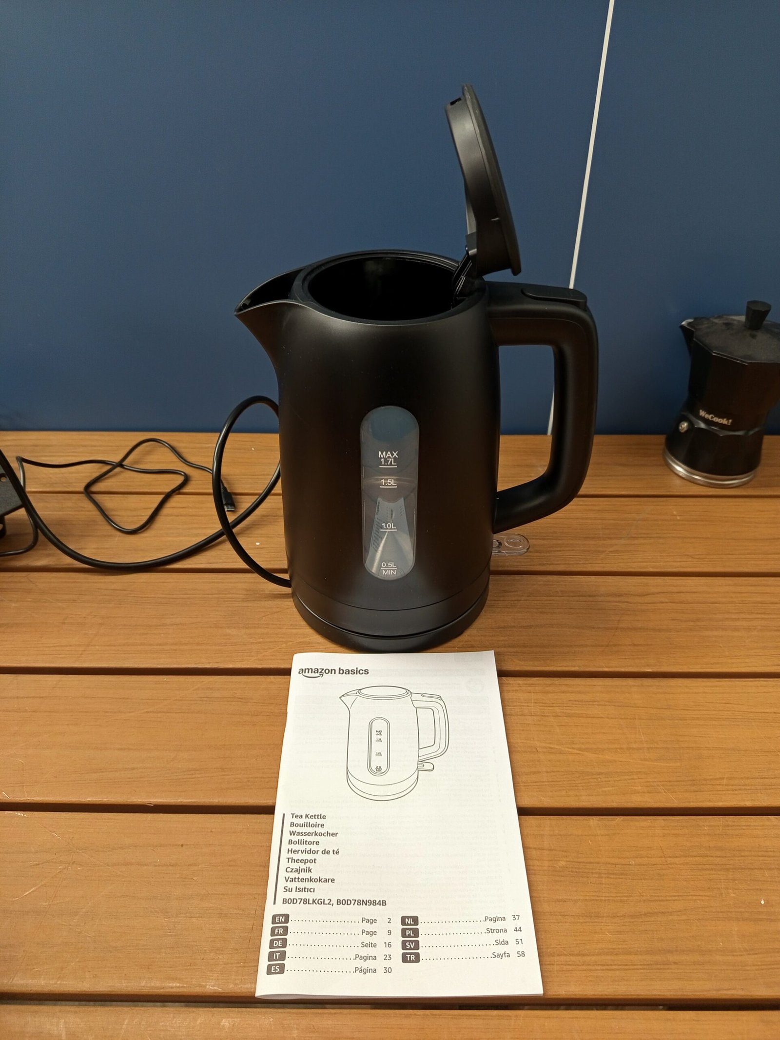 Amazon Basics Hervidor de Agua Eléctrico 1,7L, 2200 W. - Imagen 4